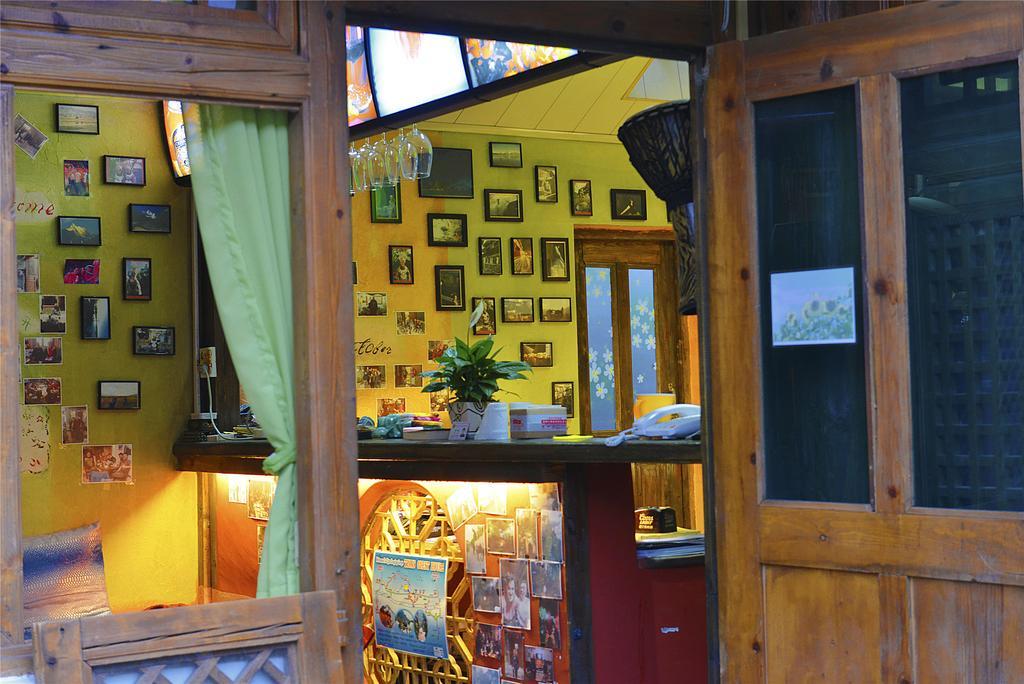 October Inn Lijiang  Exterior foto
